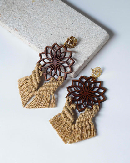 Aretes artesanales macramé Maia - diseño completo México