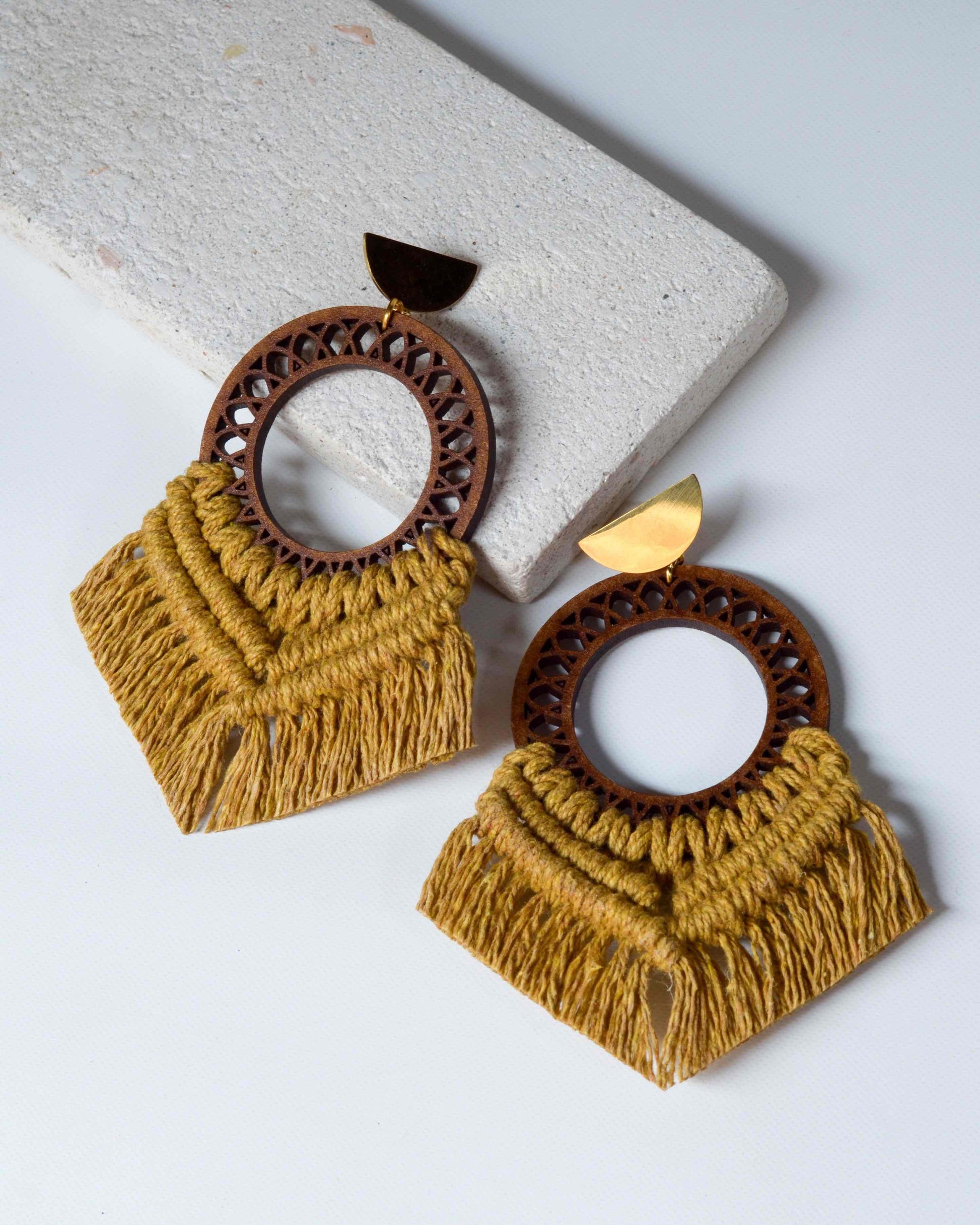 Aretes artesanales macramé Durga - diseño completo México