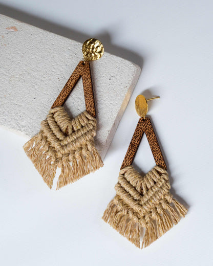 Aretes artesanales macramé Soma - diseño completo