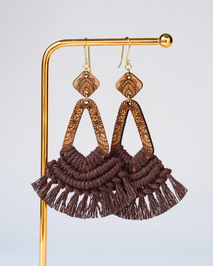 Textura y acabado aretes macramé Rupa hechos a mano México