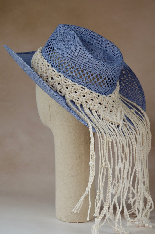 Boho Cowgirl · Celeste y macramé