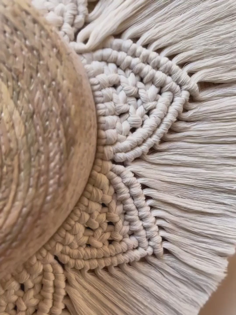 Sombrero playero Mandala de palma blanca con toquilla de macramé hecha a mano